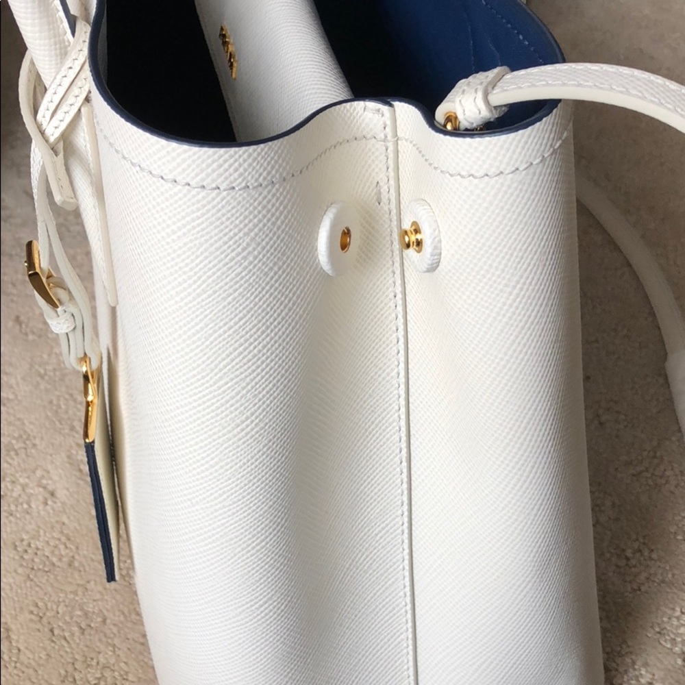 🚫SOLD🚫Prada medium double tote in white and blue - Picture 7 of 8